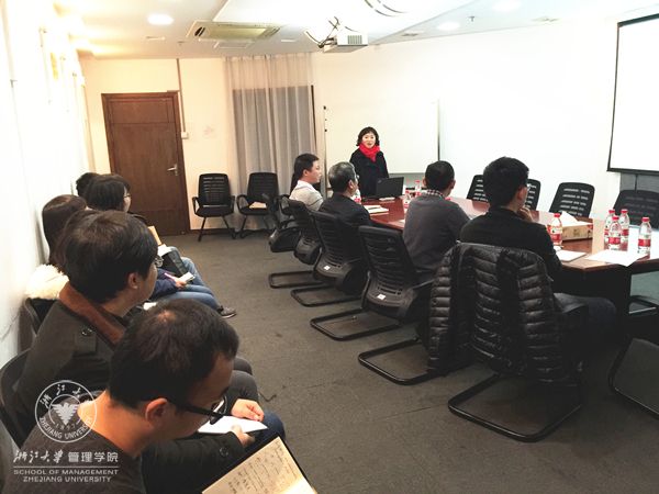 11新加坡国立大学肖萍助理教授访问服务科学与运营管理学系_副本.jpg