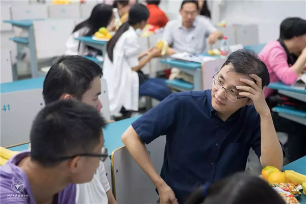 周伟华.jpg